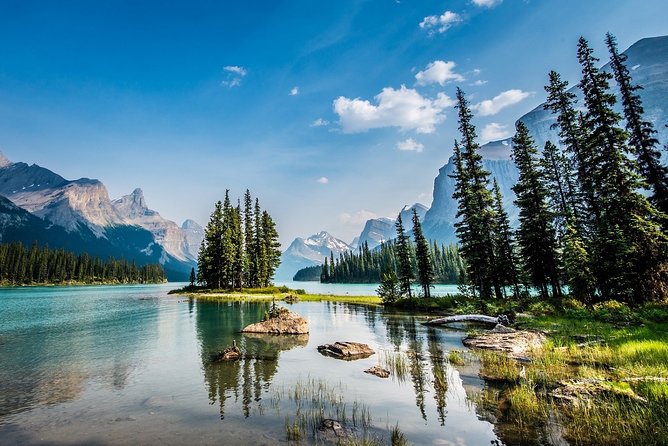 Jasper National Park Tour: Maligne Valley, Medicine Lake and Spirit Island - Why Spirit Island makes this Jasper day special