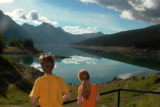 Jasper National Park Tour: Maligne Valley, Medicine Lake and Spirit Island - Timing, transport, and what to pack