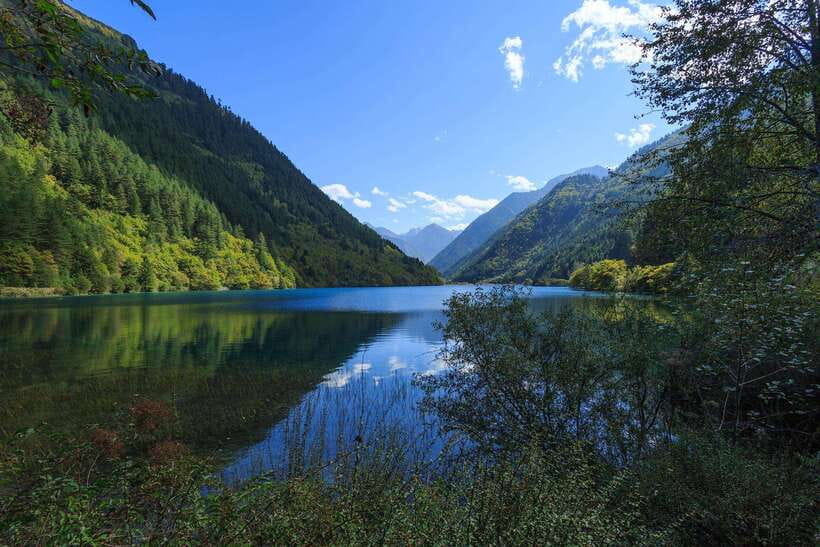 Jiuzhai Valley National Park:Visit Colorful Fairy Tale World - Starting at the visitor center