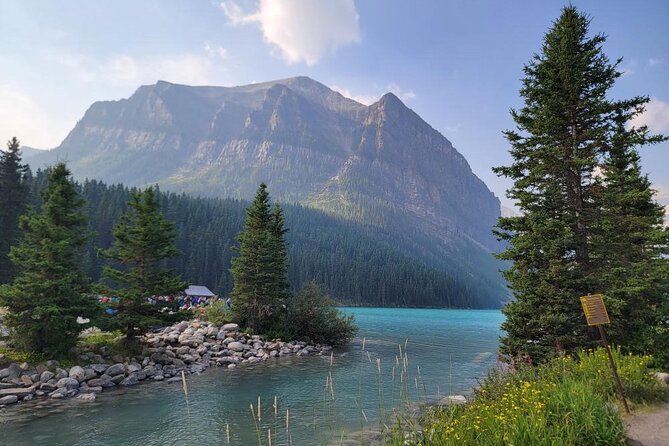 Johnston Canyon, Lake Louise & Banff: Small-Group Day Tour - Lake Louise: one hour at an icon