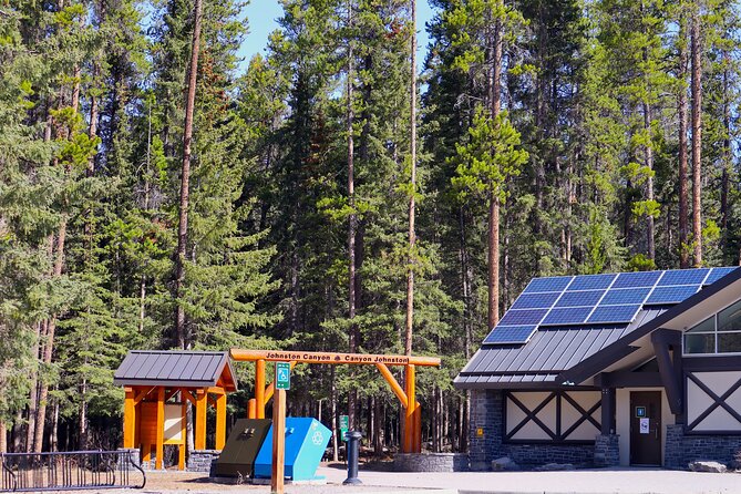 Johnston Canyon, Lake Louise & Banff: Small-Group Day Tour - Banff Avenue: two hours for food and town life