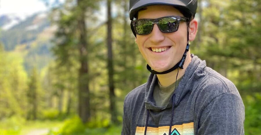 Juneau: Alpine Wilderness Trail Ride - Downtown pickup and the trip to Eaglecrest