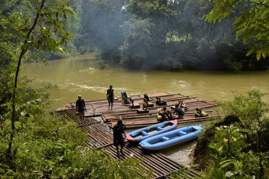 Khaosok National Park: 4-Day and 3-Night Package Trip - The lodging: treehouse comfort versus raft-house simplicity