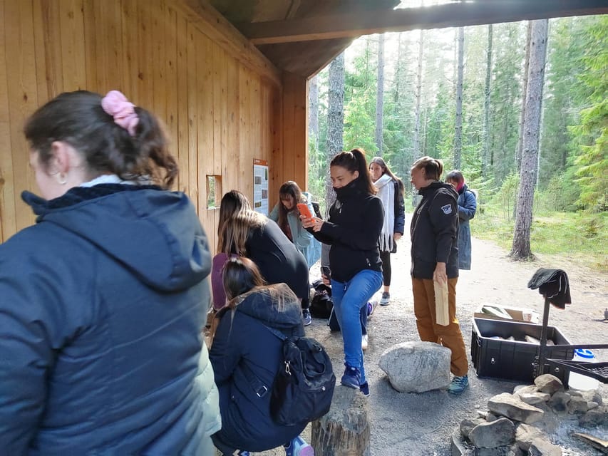 Kintulammi Nature Experience (Nature reserve near Tampere) - Cooking lunch at the kota