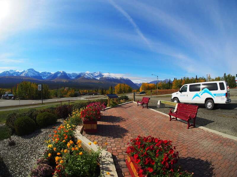Kluane National Park: Full Day Tour - Kathleen Lake and the best photo stop