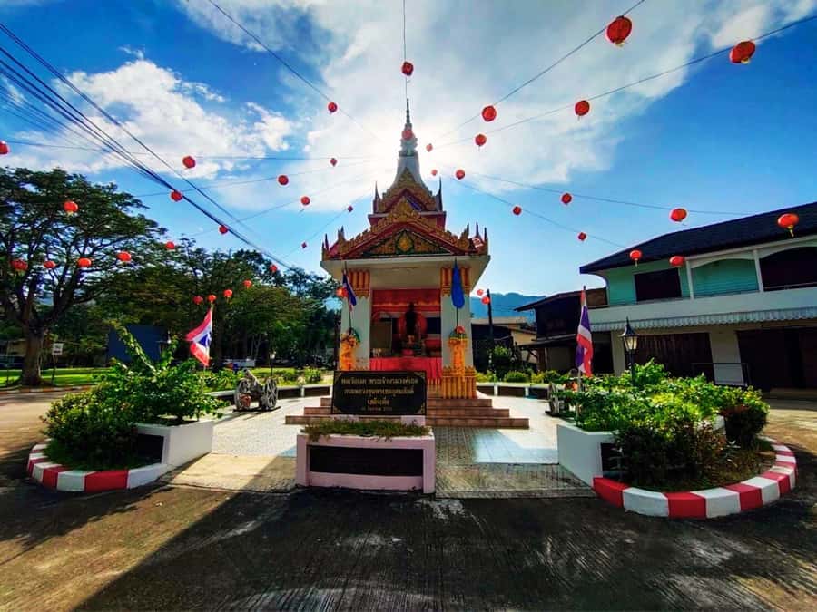Ko Lanta: National Park, Old Town, and Mangrove Kayak Tour - What the $238 Group Price Means