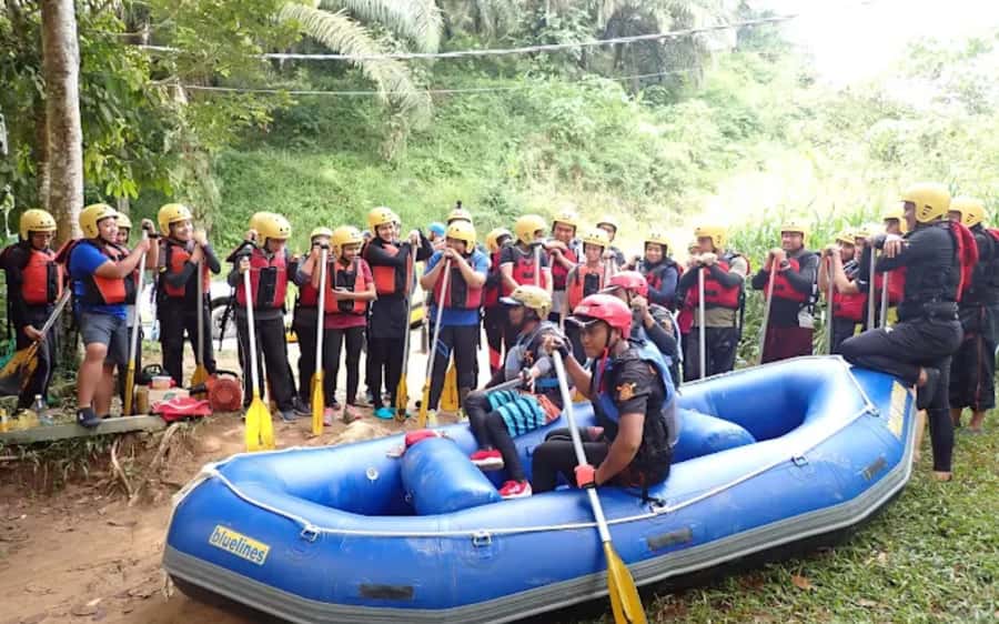 Kuala Lumpur: Taman Negara National Park Teras Waterfall - Meeting the Orang Asli community