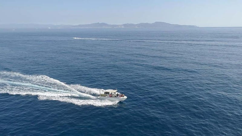 L'Escala: Introductory diving in the Montgri Nature Reserve - Taking the boat into the Montgrí Natural Park