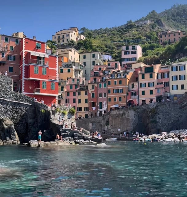 La Spezia: Cinque Terre National Park Boat Tour - The role of Davide and Claudia