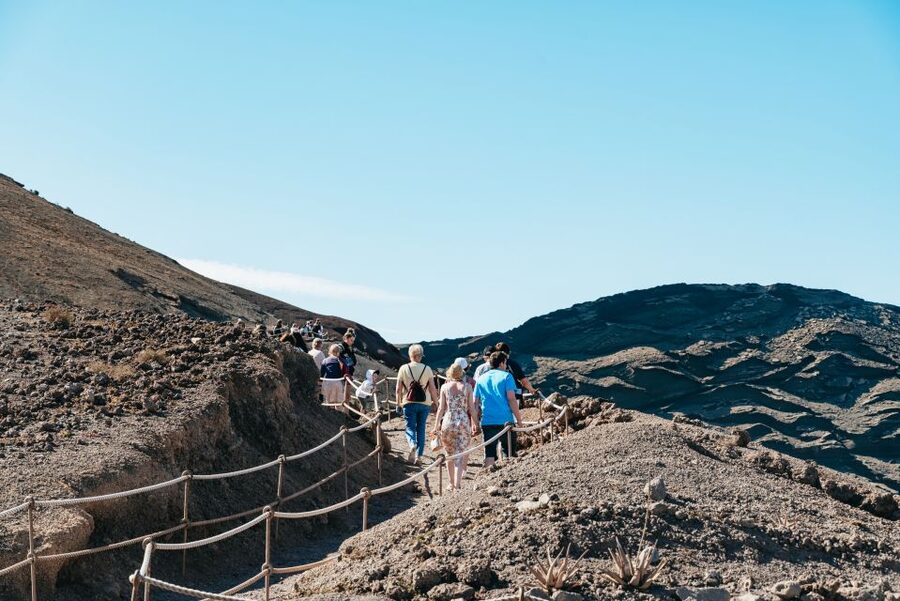 Lanzarote: Timanfaya National Park & La Geria Tour - El Golfo and the Green Lagoon viewpoint