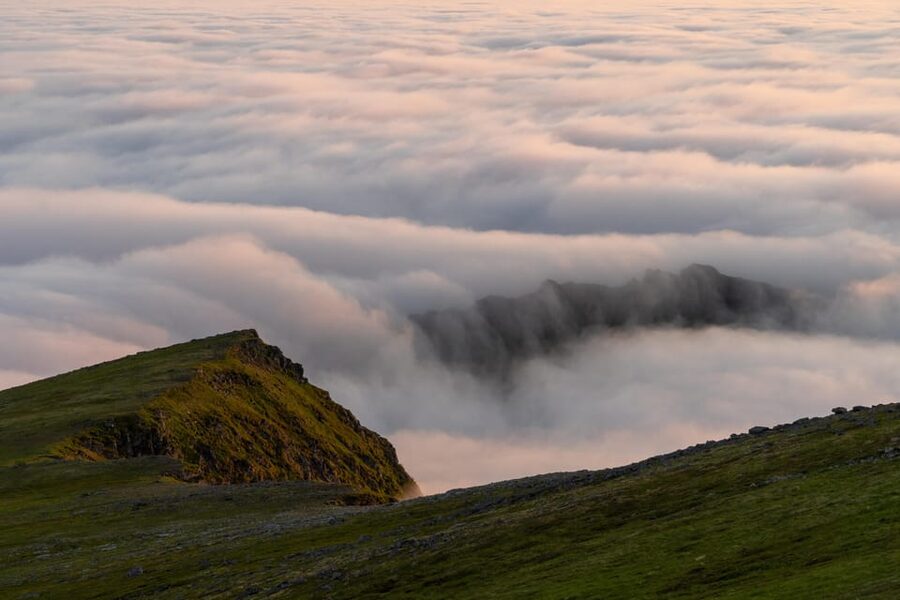 Lofoten Islands: Guided Hiking Into the Wilderness - Uphill - Weather planning in the Lofoten mountains
