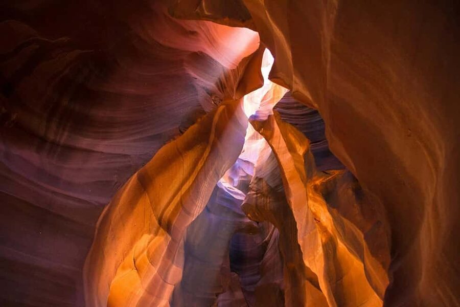Los Angeles: 10-Day Yellowstone National Park Round Tour - Hotels, minibuses, and the pace of the road