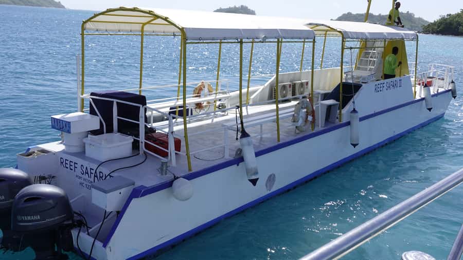 Mahe: St.Anne Marine National Park Reef Safari with Lunch - Walking Moyenne Island among giant tortoises