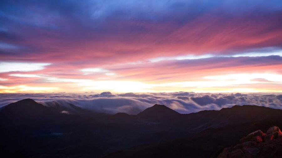 Maui: Haleakala National Park Sunrise Tour - The sunrise and the crater below
