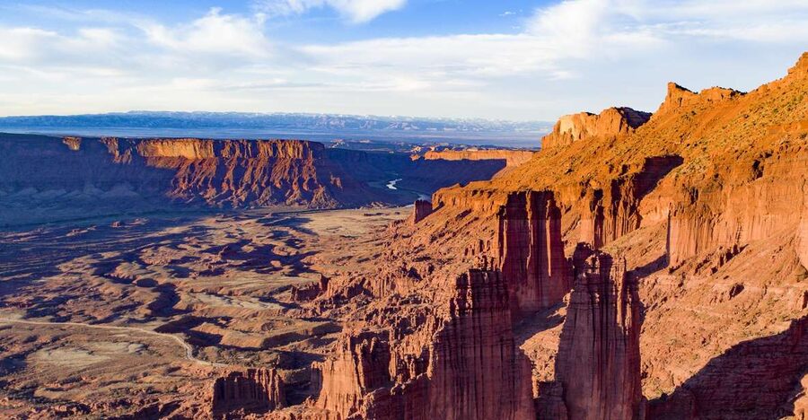 Moab: Arches National Park Airplane Tour - Spotting Delicate Arch from the air