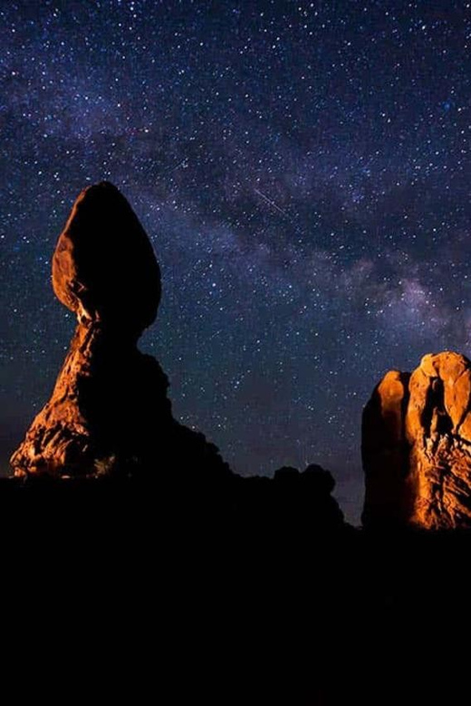 Moab: Arches National Park Morning Adventure Tour - Short hikes that bring the arches closer