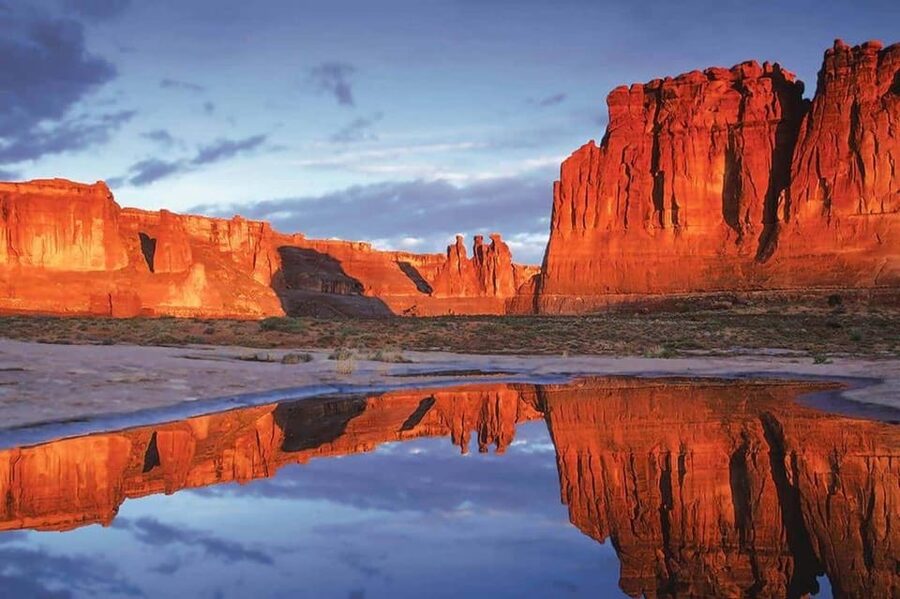 Moab: Arches National Park Morning Adventure Tour - What happens on the drive into the park