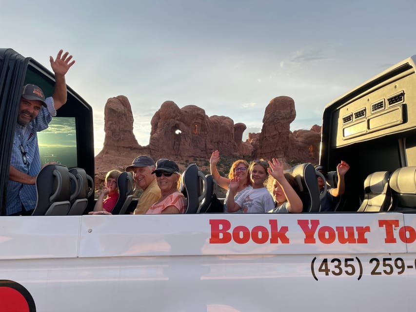 Moab: Arches National Park Sightseeing Tour - A glass-roof ride through Arches