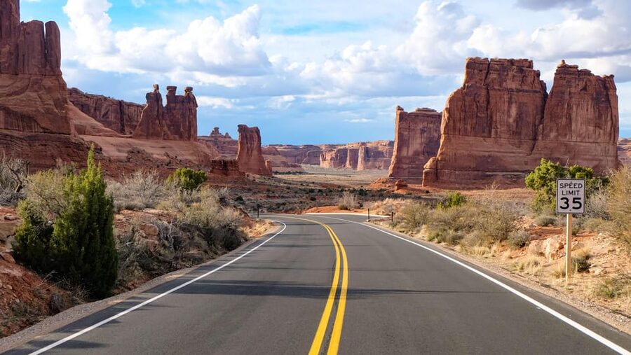 Moab: Arches National Park Sightseeing Tour - Photography from every seat