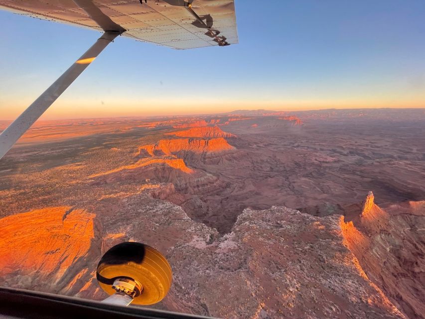 Moab: Canyonlands National Park Airplane Tour - Upheaval Dome from the air