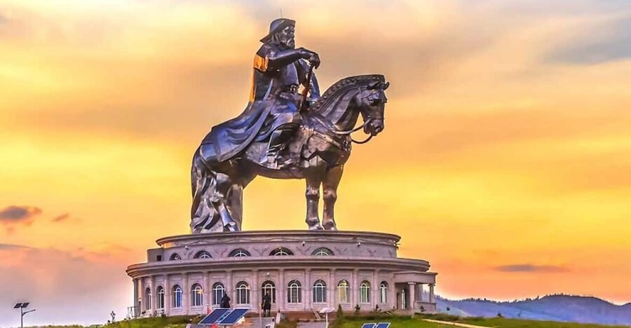 Mongolia: Genghis Khan Day Tour with Terelj National Park - The walk to Aryabal Monastery