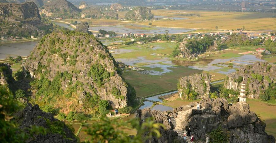 Mua Caves, Tam Coc, and Cuc Phuong National Park 2-Day Tour - The 500-step climb at Mua Cave
