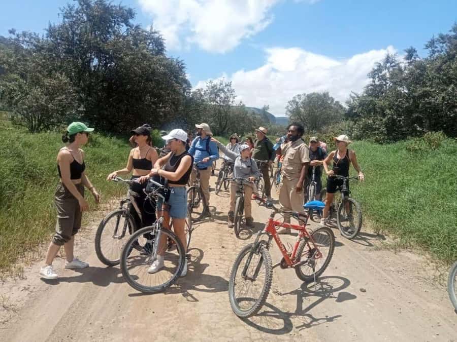 Nairobi:Group Hell's Gate National Park & Lake Naivasha Tour - Boat ride on Lake Naivasha