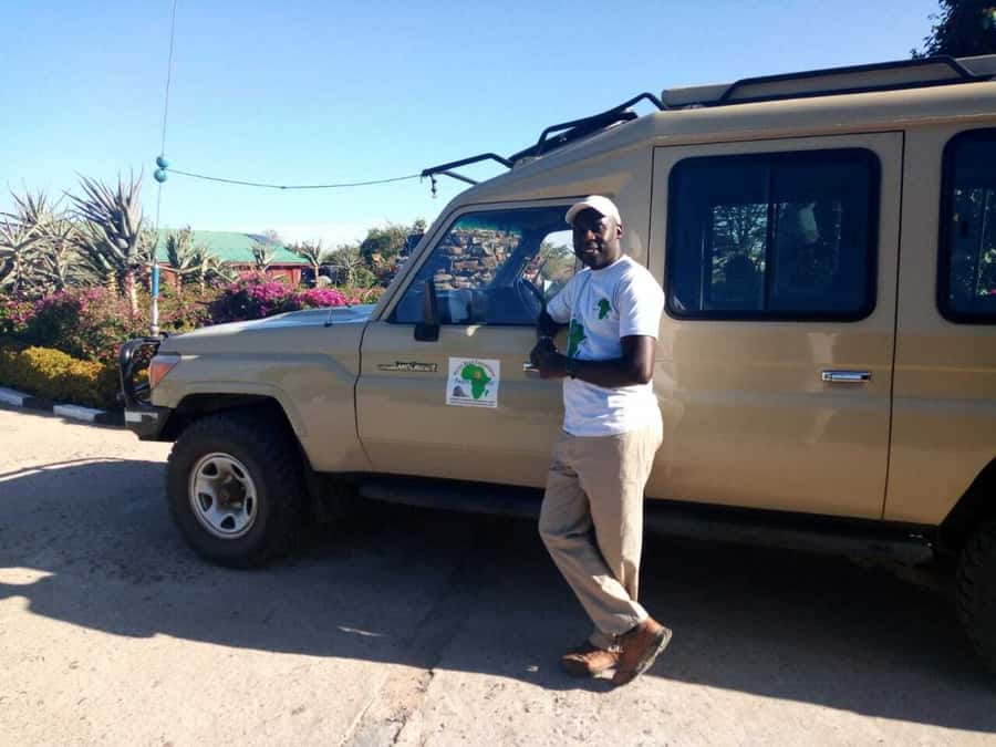 Nairobi National Park, Elephants, Giraffes & Bomas Day Trip - Bomas of Kenya brings the day indoors