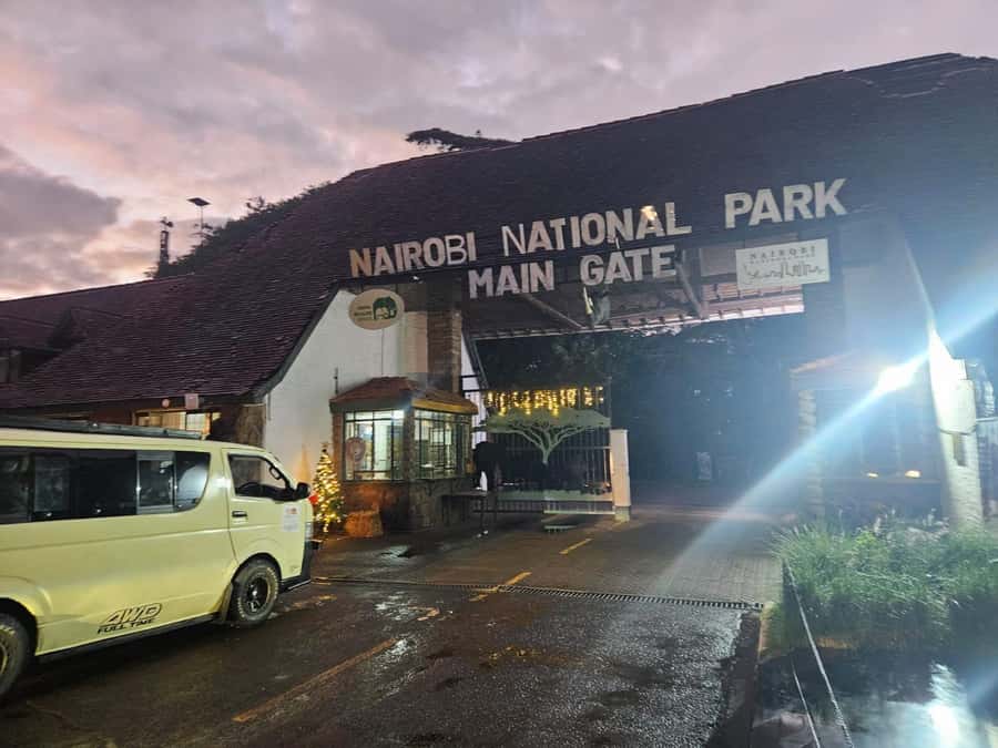Nairobi National Park,Giraffe Center,Orpanage&Karen Blixxen - What the open-roofed van adds