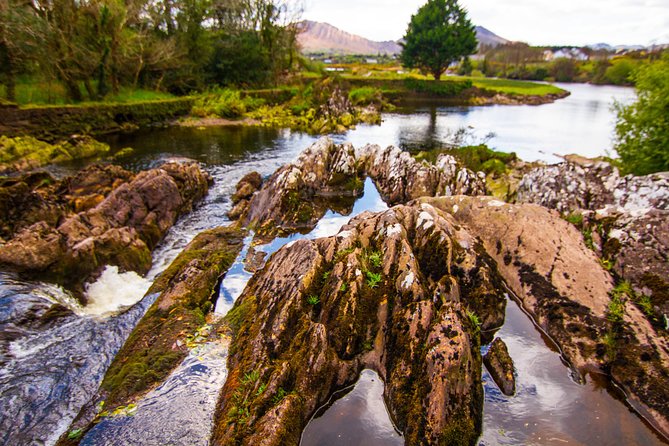NO 1 Ring of Kerry Tour inc Killarney Lakes & National Park - Cahersiveen, O’Connell, and the Iveragh Peninsula