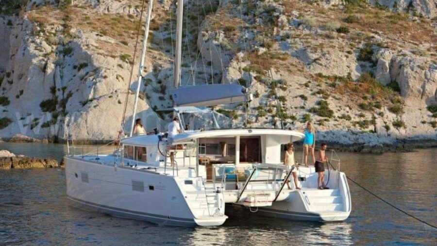 Olbia: catamaran tour in the Tavolara Marine Protected Area - Sailing from Olbia toward Tavolara