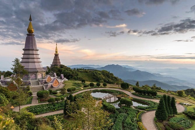 One day Doi Inthanon National Park & Trekking on Kew Mae Pan - Lunch and the Hmong hill tribe market