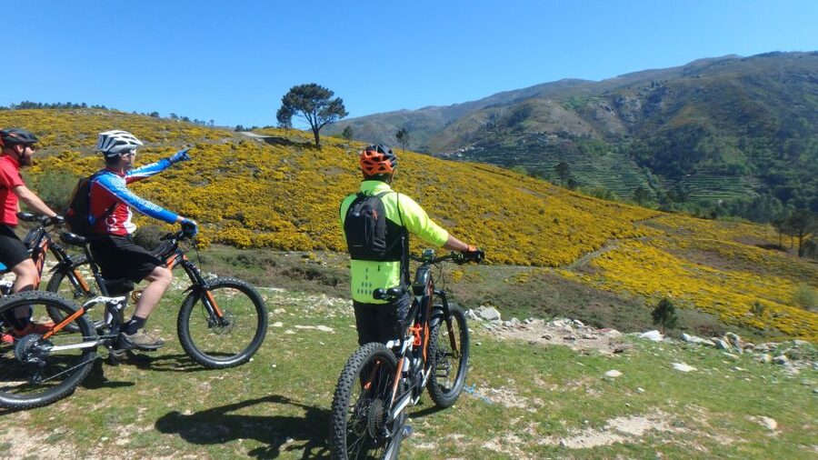 Peneda Gerês National Park: Self-Guided Electric Bike Tour - Lindoso Castle and the old granaries