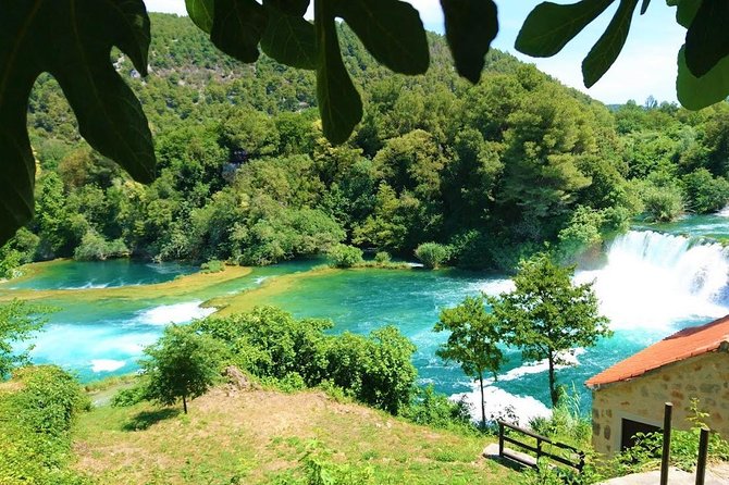 Plitvice Lakes National Park: Day Trip from Omiš - Guides, language, and the pace of the walk