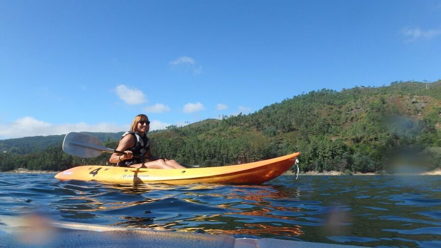 Porto: Peneda-Gerês National Park Tour with Kayaking & Lunch - The vintage Land Rover ride to Caniçada