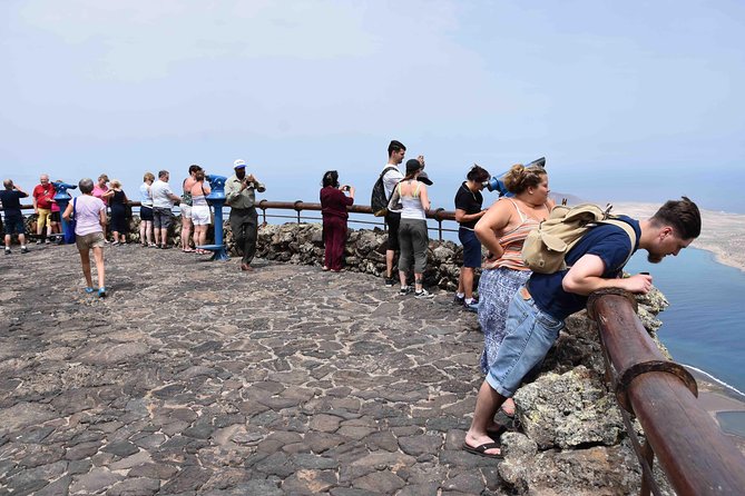 Premium Tour Timanfaya National Park and Cueva de Los Verdes - Timanfaya: the strongest part of the day