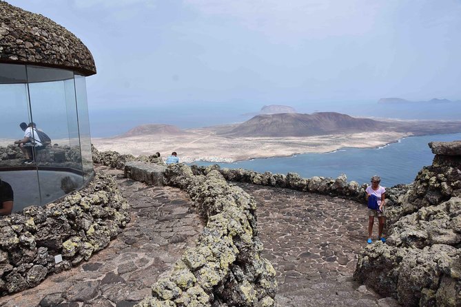 Premium Tour Timanfaya National Park and Cueva de Los Verdes - Lunch: useful, inexpensive, and not the reason to book