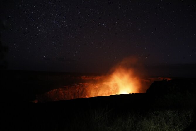 Private Guide Meet In Hawaii Volcanoes National Park - The private Mercedes van and what is included