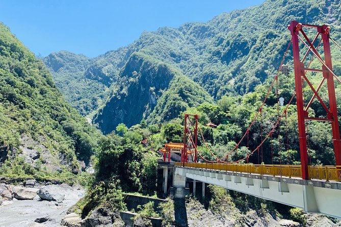 Private Taroko Gorge National Park Day Tour - Qixingtan Beach and the Pacific finish