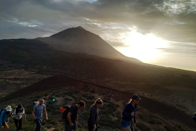 PRIVATE TOUR Teide National Park: Hiking and Stargazing - Canarian wine, chocolate, and a quiet sunset