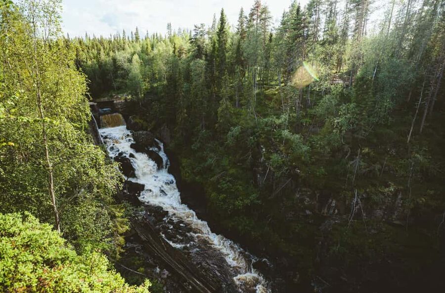 Rovaniemi: Auttiköngäs Waterfall Hike & Wilderness BBQ - Walking the 4 to 6 km nature trail