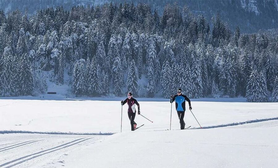 Rovaniemi: Cross Country Wilderness Ski Adventure - Starting in central Rovaniemi and heading to Ounasvaara
