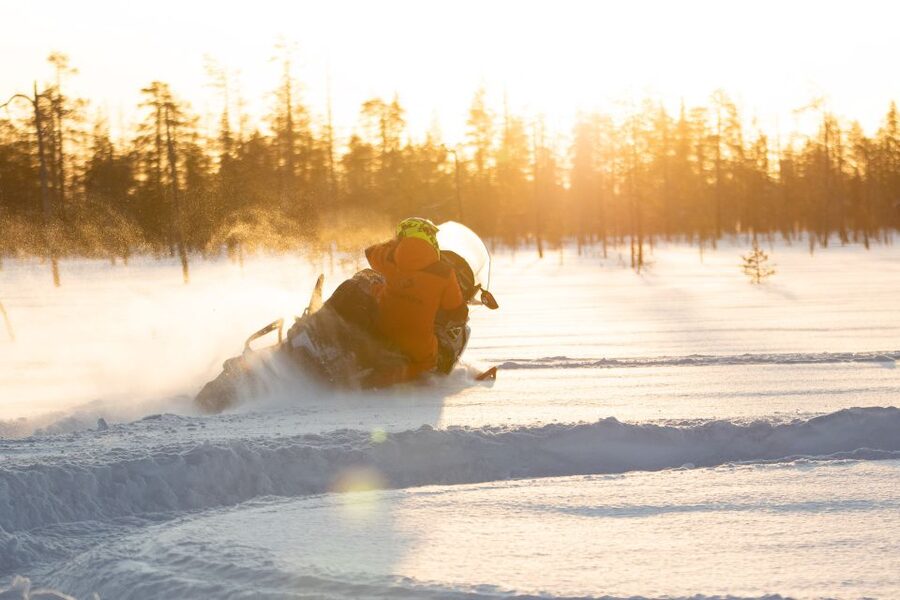 Rovaniemi: Full-Day Snowmobile Safari into the Wilderness - Meeting in Rovaniemi and Getting Ready