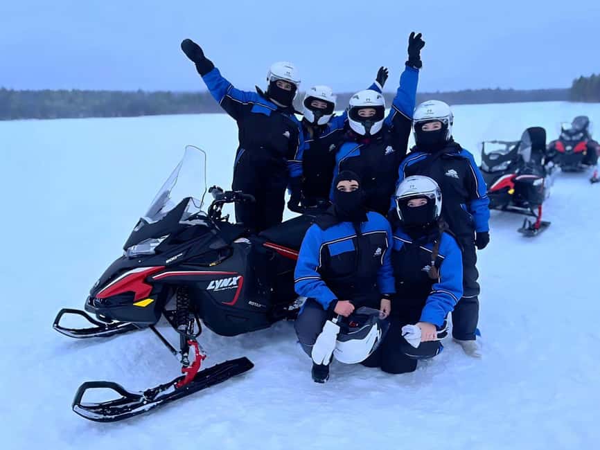 Rovaniemi: Guided Wilderness Snowmobile Safari & Barbeque - Safety instruction before the engines start