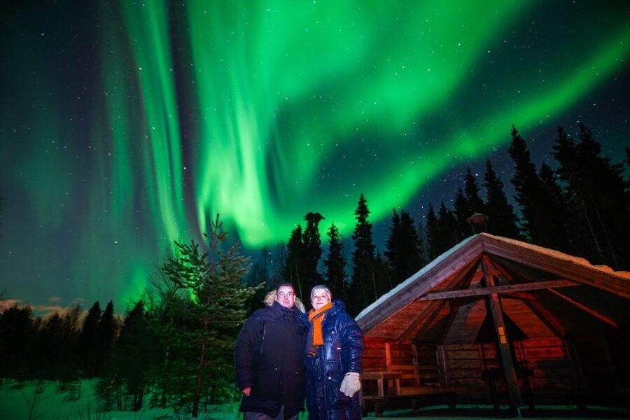 Rovaniemi: Small-Group Northern Lights Wilderness Tour - Campfire food and Finnish outdoor know-how