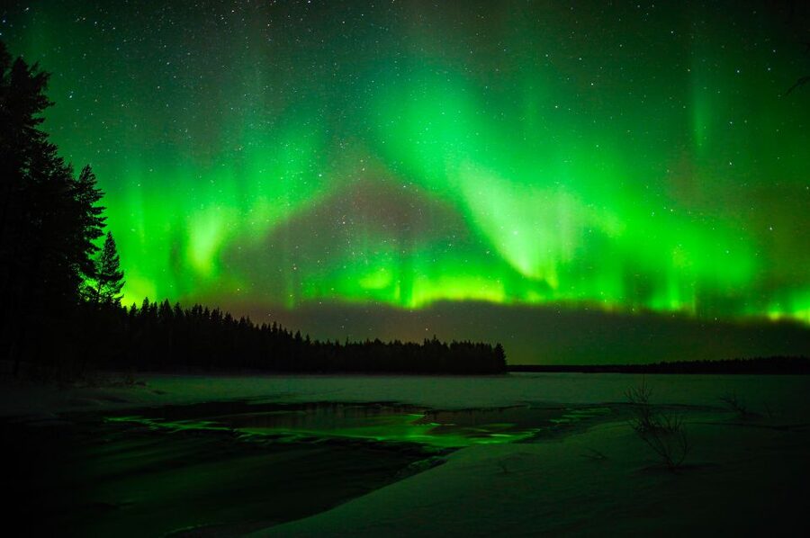 Rovaniemi: Small-Group Northern Lights Wilderness Tour - Professional photos without packing a camera