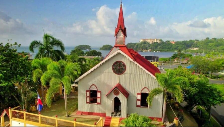Samana: Los Haitises National Park & Cayo Levantado Tour - Cayo Levantado brings the easygoing finish