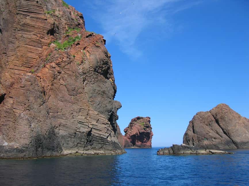 Scandola: Visit the Nature Reserve from Porto (France) - Why this stretch of Corsica works best from the water