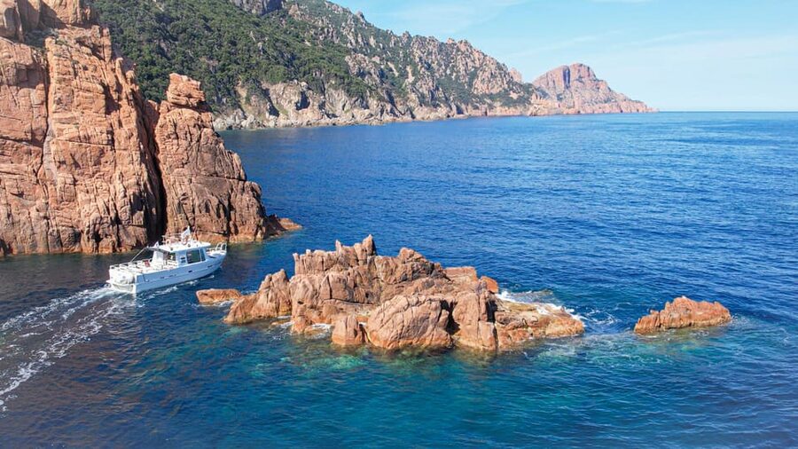 Scandola: Visit the Nature Reserve from Porto (France) - What to bring for a comfortable ride