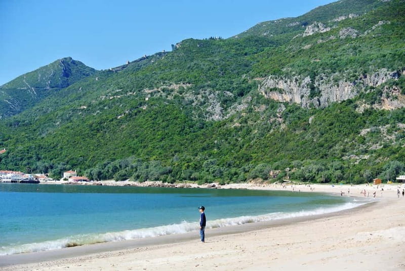 Sesimbra & Arrábida National Park Tour with 5 Wines Tasting - Cabo Espichel and its cliff-top sanctuary